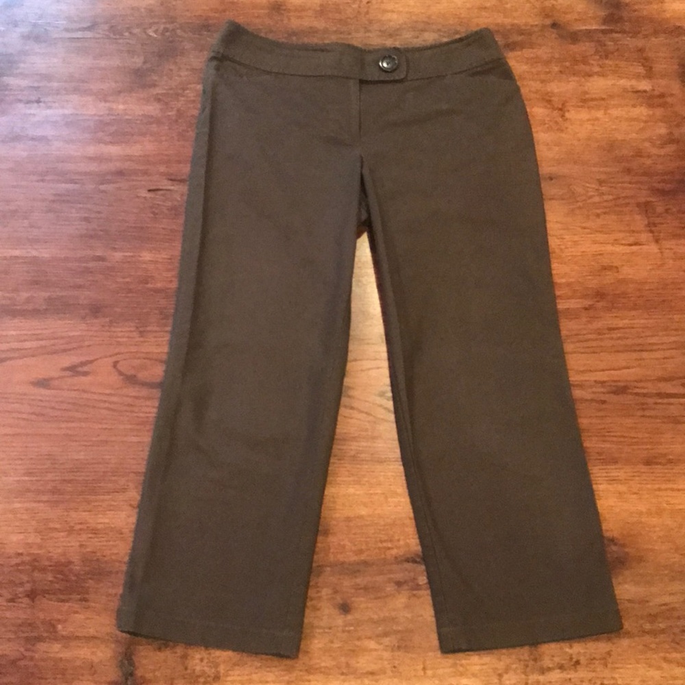 Ann Taylor MARGO Brown Capris Pant. Size 6.